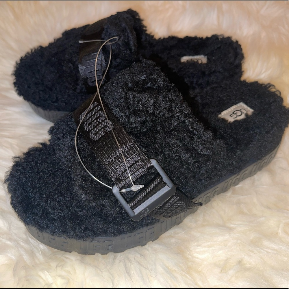 UGG Women’s Fluffita Slipper Sandals, Black - Picture 7 of 10